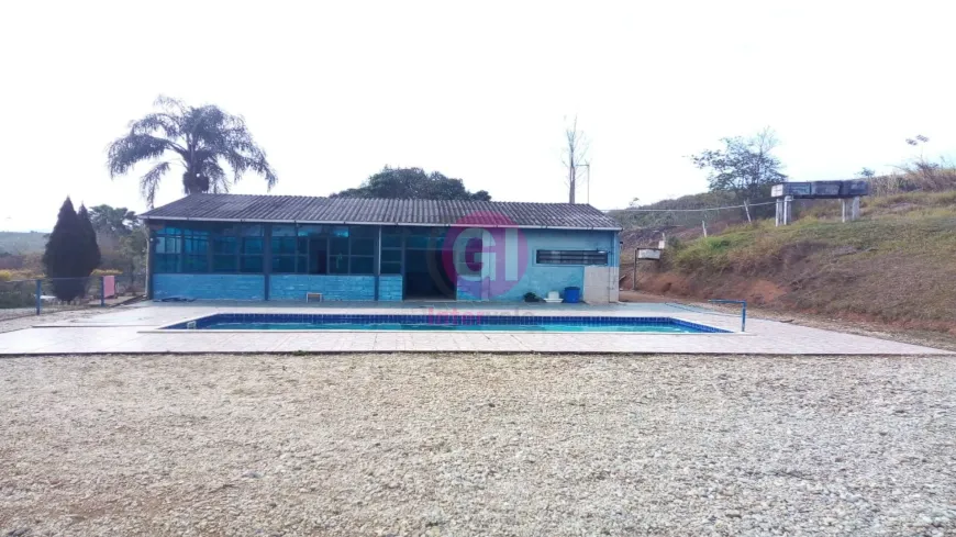 Foto 1 de Fazenda/Sítio com 3 Quartos à venda, 200m² em Chacaras Reunidas Igarapés, Jacareí