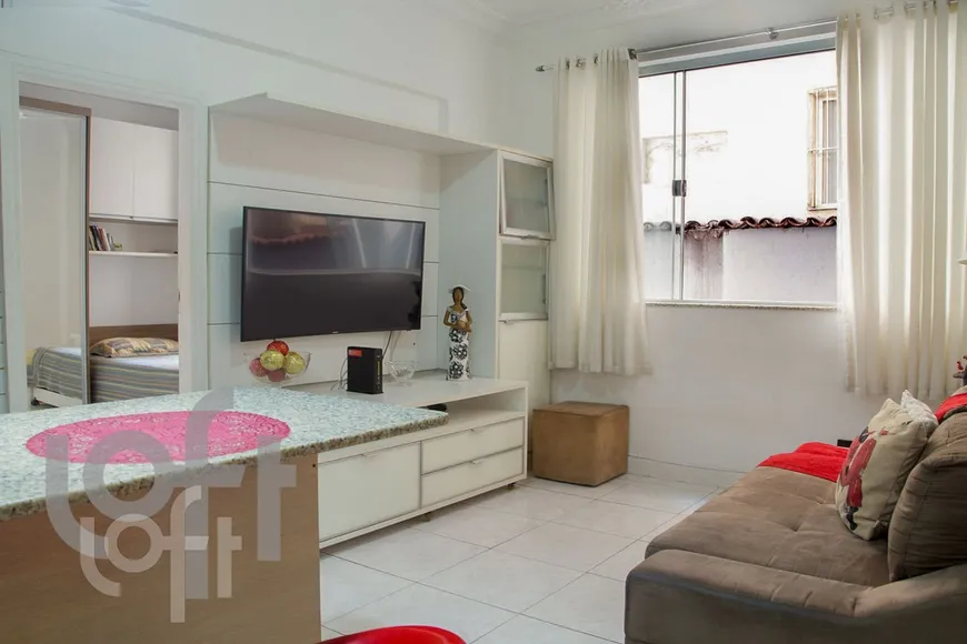Foto 1 de Apartamento com 2 Quartos à venda, 49m² em Leme, Rio de Janeiro