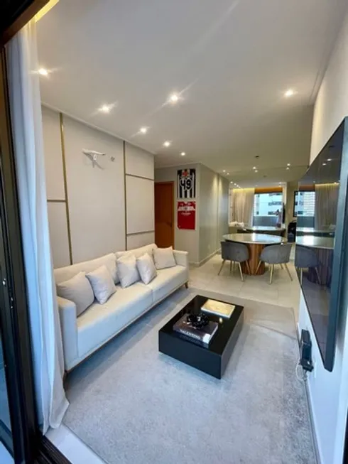 Foto 1 de Apartamento com 2 Quartos à venda, 62m² em Ponta Verde, Maceió
