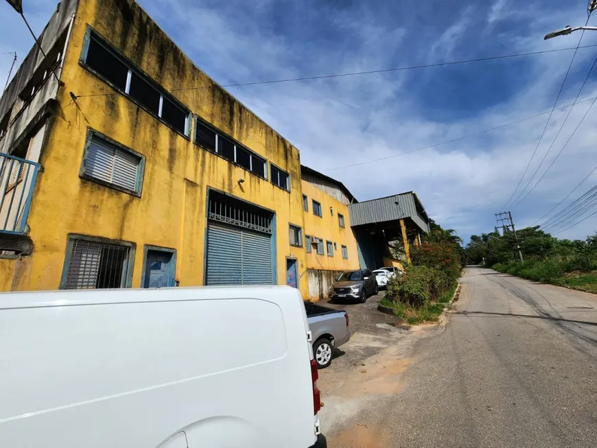 Foto 1 de Galpão/Depósito/Armazém à venda, 2700m² em Parque Rincao, Cotia