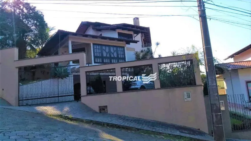 Foto 1 de Casa com 3 Quartos à venda, 285m² em Escola Agrícola, Blumenau