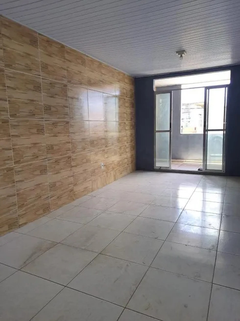 Foto 1 de Casa com 2 Quartos à venda, 95m² em Lobato, Salvador