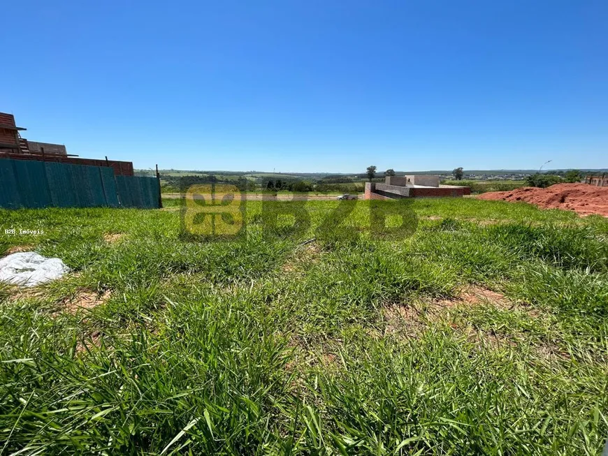 Foto 1 de Lote/Terreno à venda, 322m² em Area Rural de Piratininga, Piratininga