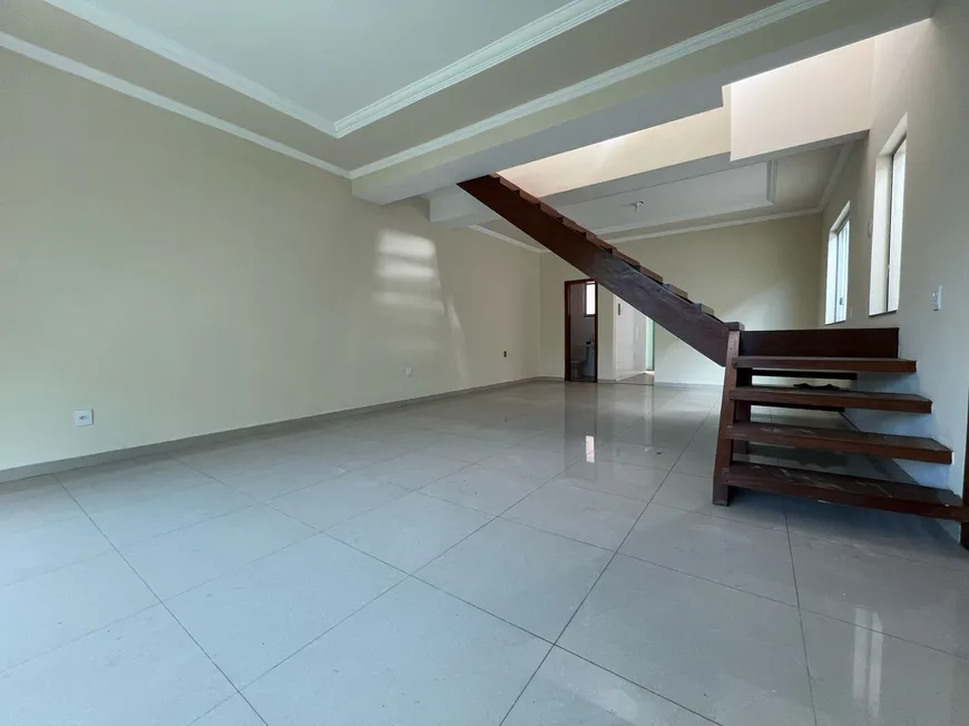 Foto 1 de Casa com 3 Quartos à venda, 178m² em Lúcio de Abreu, Contagem