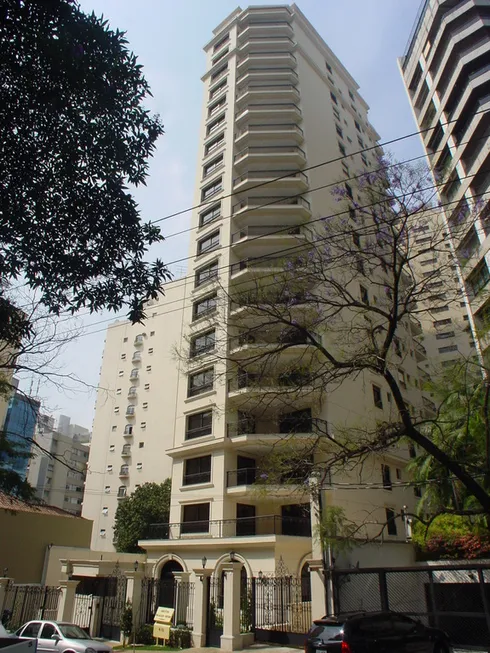 Foto 1 de Apartamento com 4 Quartos à venda, 240m² em Higienópolis, São Paulo