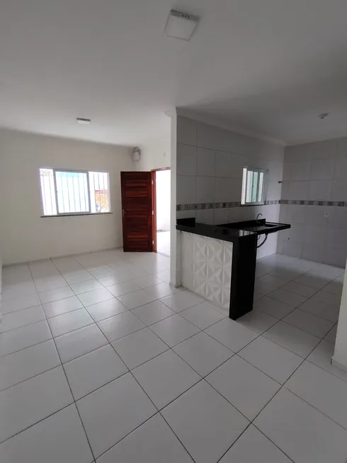 Foto 1 de Casa com 2 Quartos à venda, 85m² em Pedras, Itaitinga