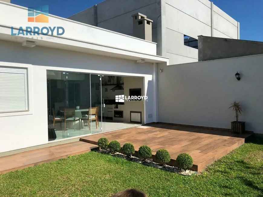Foto 1 de Casa com 3 Quartos à venda, 210m² em Vila Esperança, Tubarão