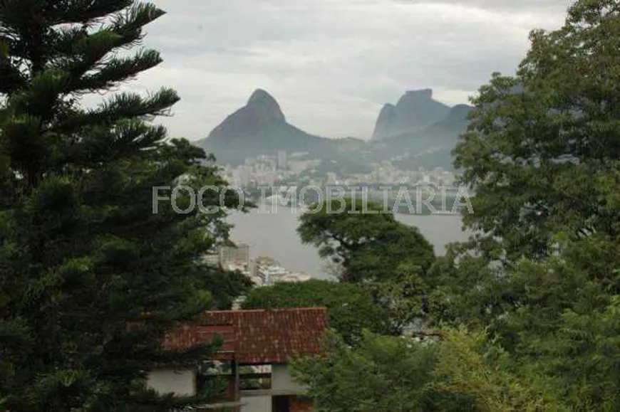 Foto 1 de Casa com 6 Quartos para venda ou aluguel, 290m² em Lagoa, Rio de Janeiro