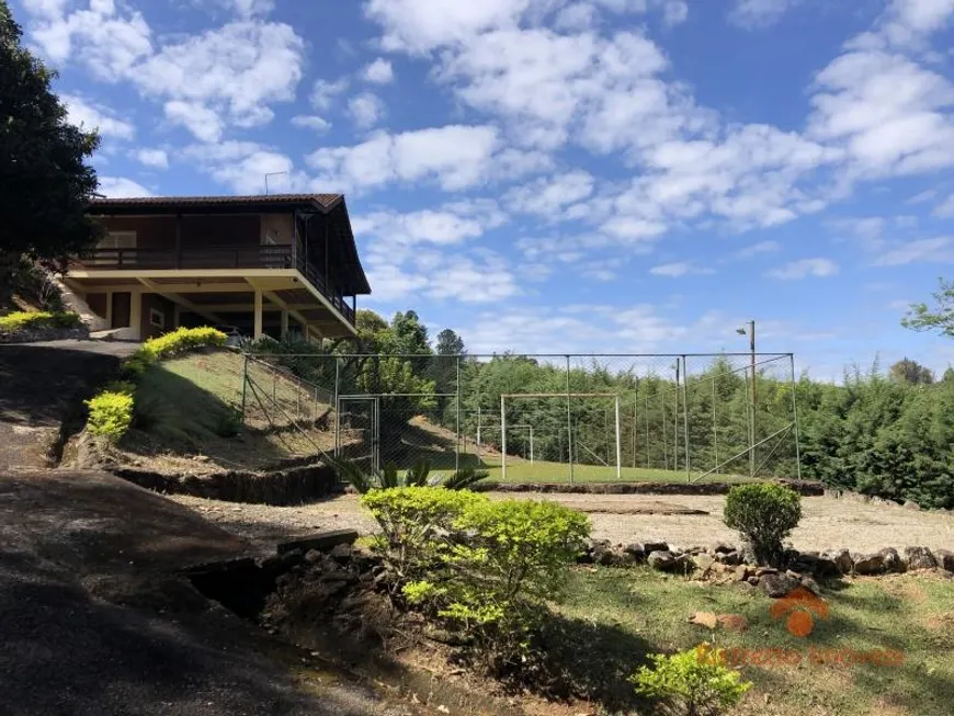 Foto 1 de Fazenda/Sítio com 3 Quartos à venda, 245m² em , Serra Negra