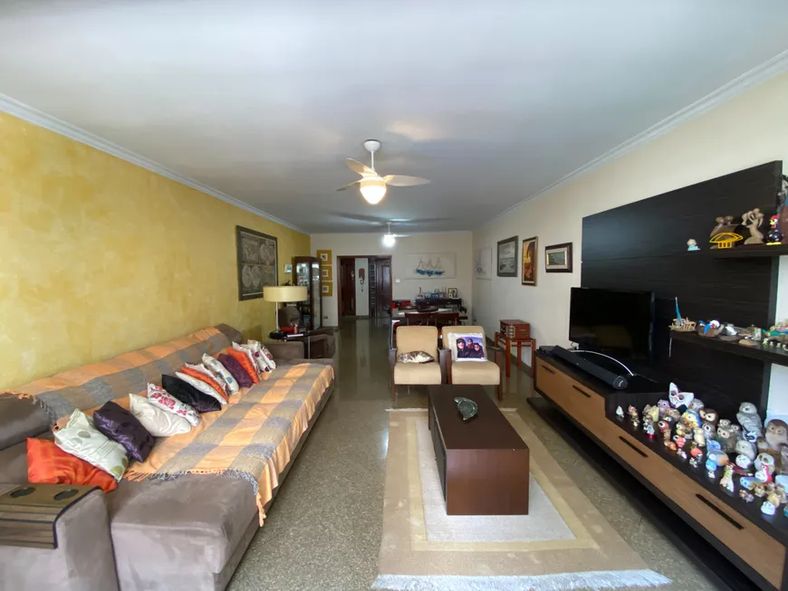 Foto 1 de Apartamento com 3 Quartos à venda, 208m² em Gonzaga, Santos