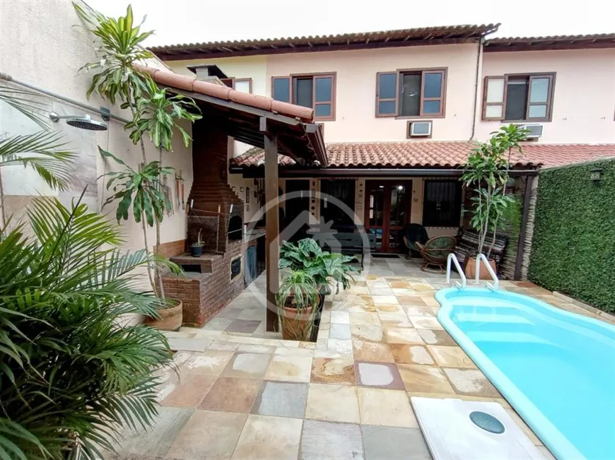Foto 1 de Casa de Condomínio com 4 Quartos à venda, 206m² em Anil, Rio de Janeiro