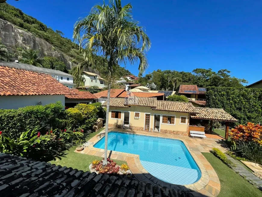 Foto 1 de Casa com 4 Quartos à venda, 340m² em Itacoatiara, Niterói