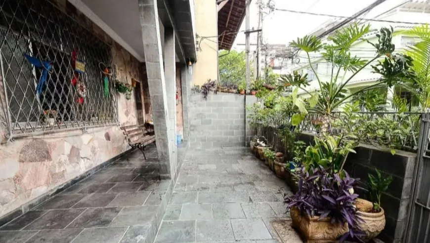 Foto 1 de Casa com 4 Quartos à venda, 185m² em Portuguesa, Rio de Janeiro