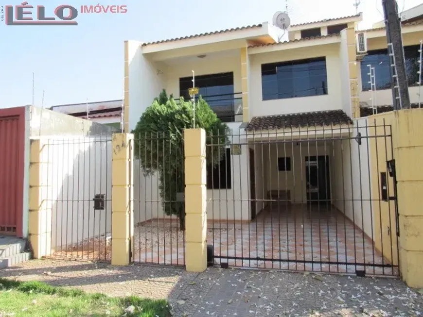 Foto 1 de Sobrado com 3 Quartos para alugar, 150m² em Jardim Brasil, Maringá