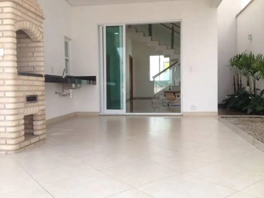 Foto 1 de Sobrado com 3 Quartos à venda, 241m² em Quarta Divisão, Ribeirão Pires