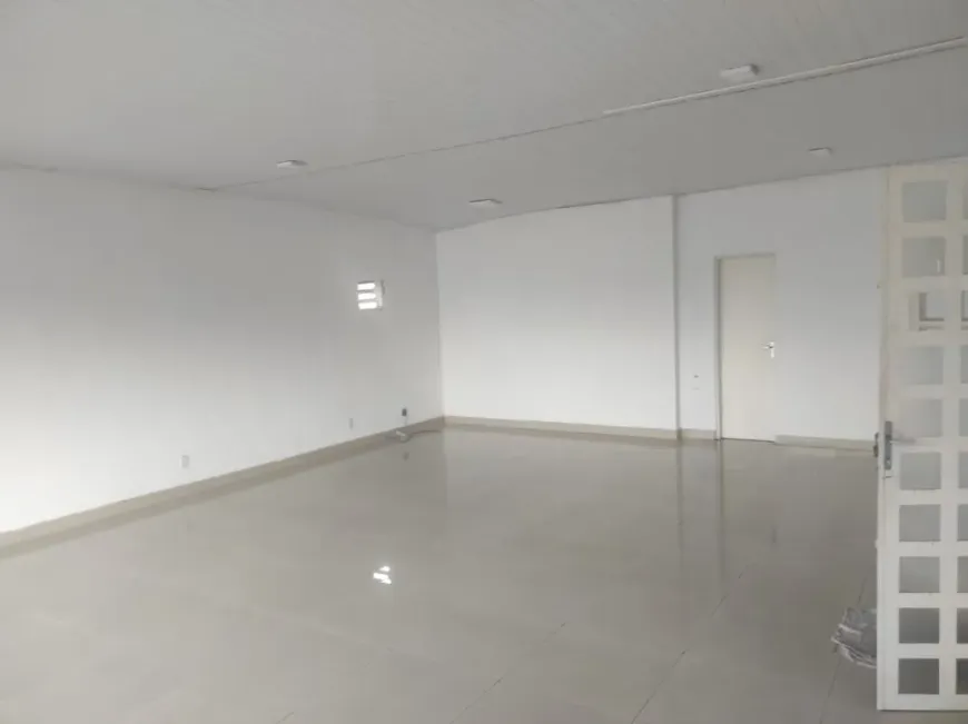 Foto 1 de Sala Comercial com 1 Quarto para alugar, 100m² em Dom Aquino, Cuiabá