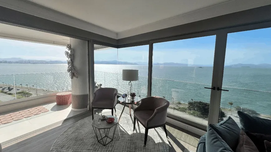 Foto 1 de Apartamento com 3 Quartos à venda, 210m² em Beira Mar, Florianópolis