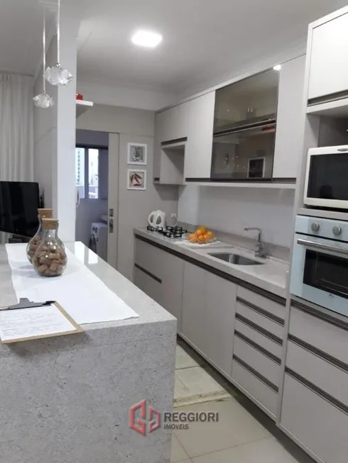 Foto 1 de Apartamento com 2 Quartos à venda, 110m² em Nacoes, Balneário Camboriú