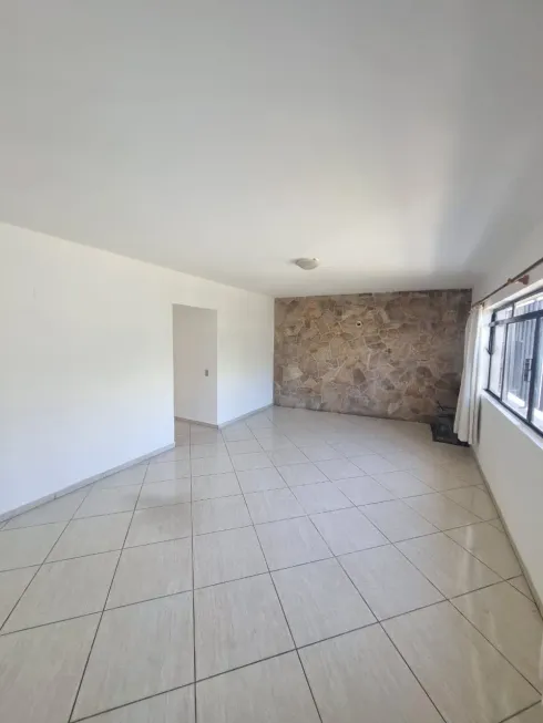 Foto 1 de Casa com 2 Quartos para alugar, 145m² em Jardim Monte Alegre, Taboão da Serra