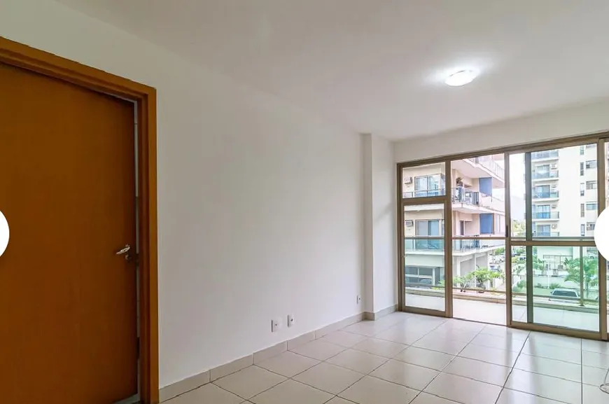 Foto 1 de Apartamento com 2 Quartos à venda, 70m² em Jacarepaguá, Rio de Janeiro