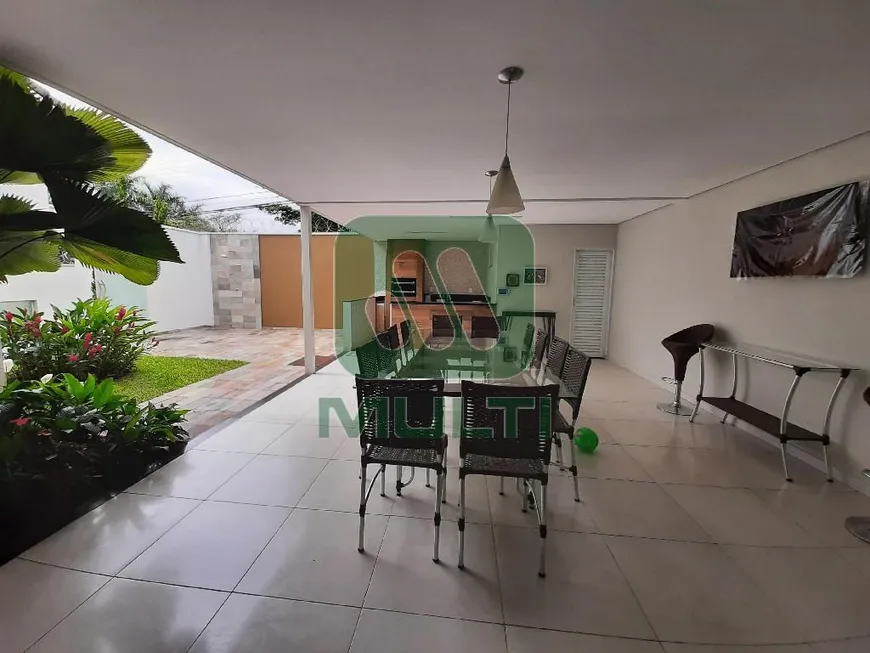 Foto 1 de Casa com 3 Quartos à venda, 290m² em Cidade Jardim, Uberlândia