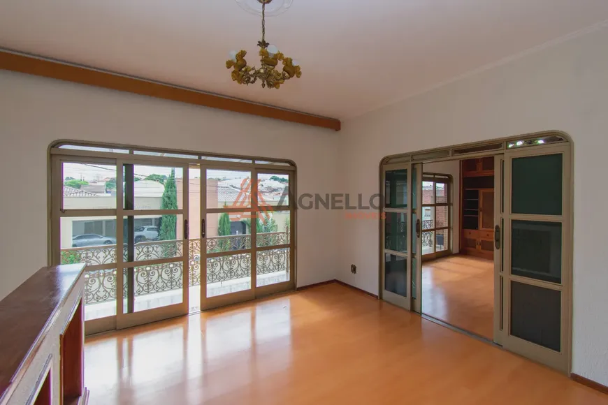 Foto 1 de Casa com 3 Quartos à venda, 284m² em Centro, Franca