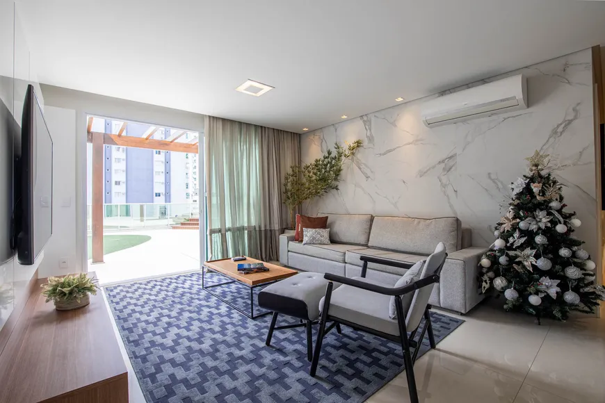 Foto 1 de Apartamento com 3 Quartos à venda, 297m² em Centro, Balneário Camboriú