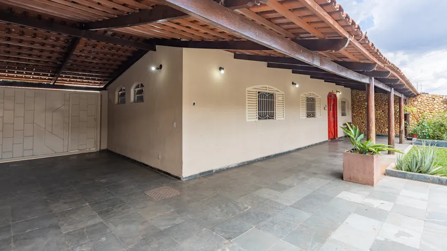 Foto 1 de Casa com 3 Quartos à venda, 257m² em Vila Rezende, Goiânia