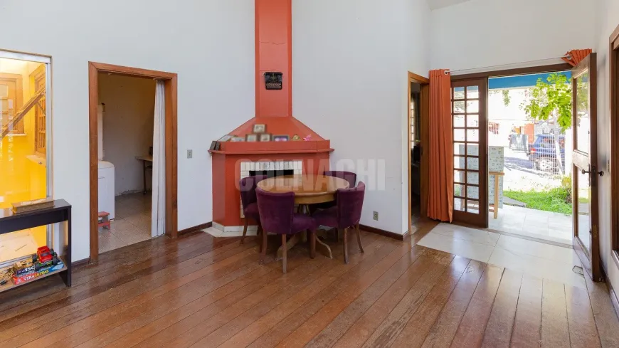 Foto 1 de Casa com 4 Quartos à venda, 412m² em Passo da Areia, Porto Alegre