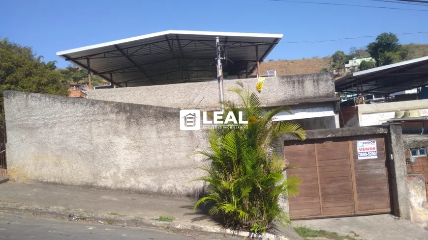 Foto 1 de Casa com 2 Quartos à venda, 300m² em Centro, Matias Barbosa