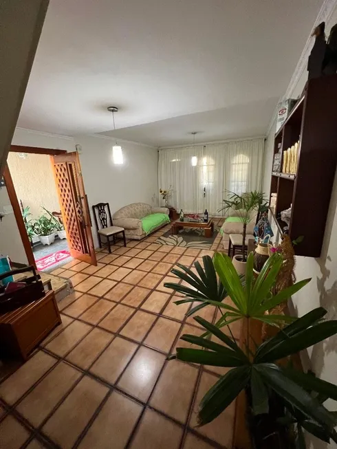 Foto 1 de Sobrado com 3 Quartos para alugar, 280m² em Jardim Vila Galvão, Guarulhos