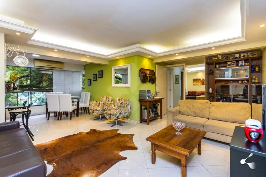 Foto 1 de Apartamento com 3 Quartos à venda, 110m² em Auxiliadora, Porto Alegre