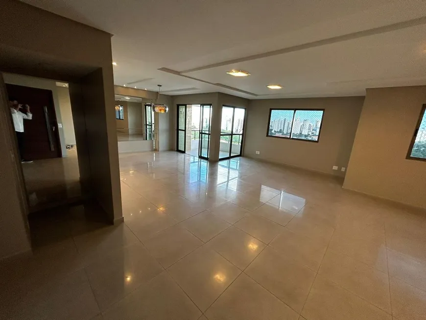 Foto 1 de Apartamento com 5 Quartos à venda, 208m² em Torre, Recife