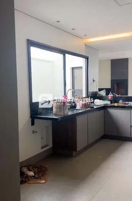 Foto 1 de Casa de Condomínio com 3 Quartos para alugar, 200m² em Novo Mundo, Uberlândia