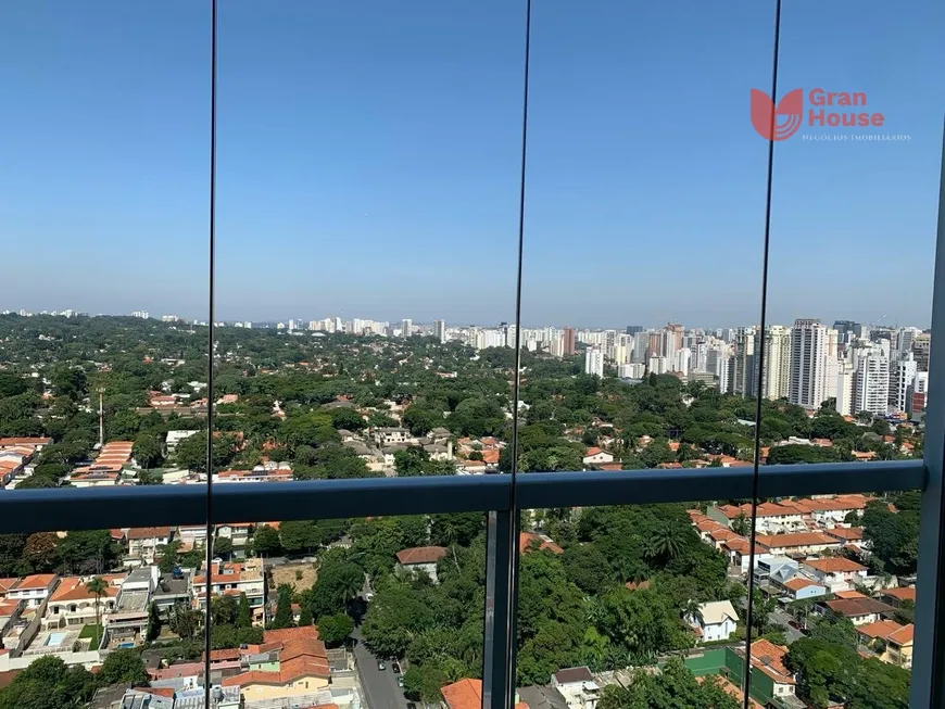 Foto 1 de Apartamento com 3 Quartos à venda, 185m² em Campo Belo, São Paulo