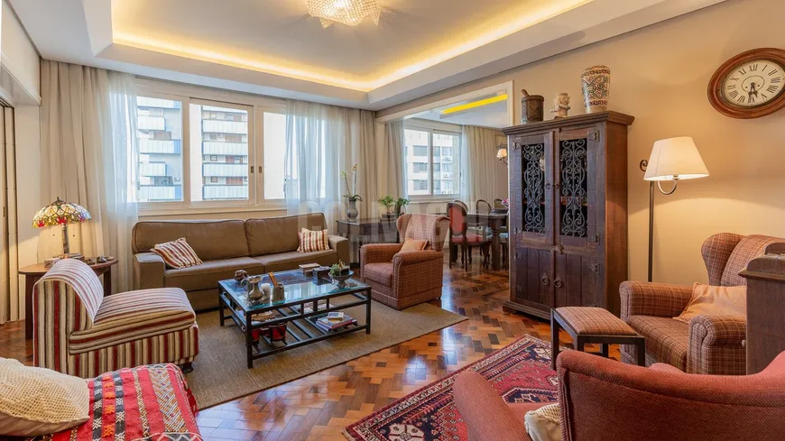 Foto 1 de Apartamento com 3 Quartos à venda, 190m² em Rio Branco, Porto Alegre