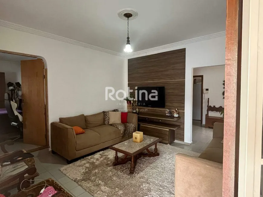 Foto 1 de Casa com 3 Quartos à venda, 190m² em Santa Mônica, Uberlândia