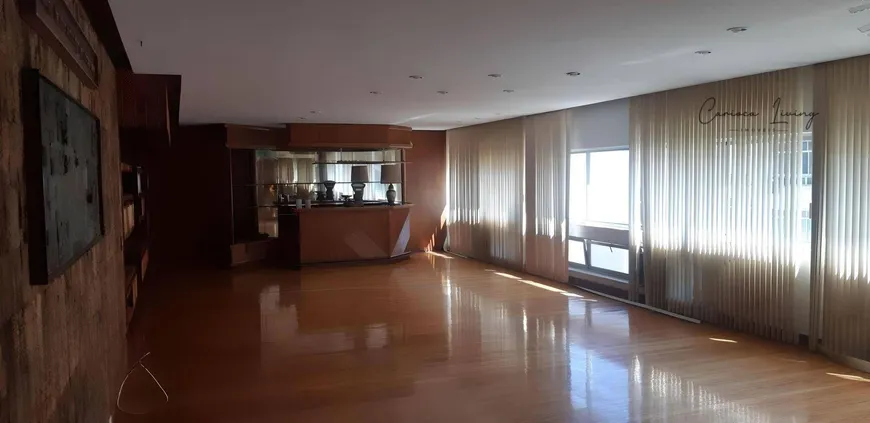 Foto 1 de Apartamento com 3 Quartos à venda, 320m² em Copacabana, Rio de Janeiro