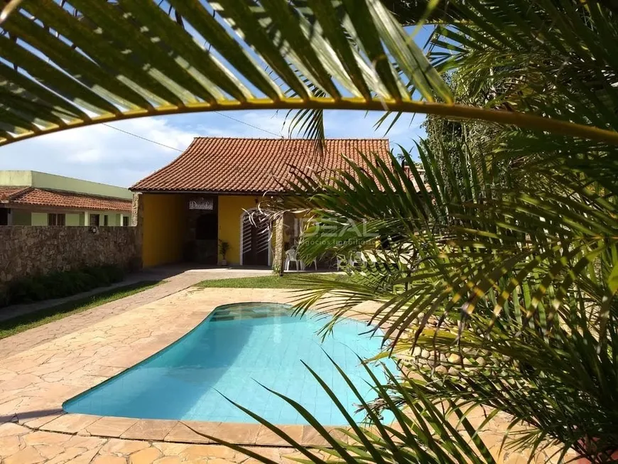 Foto 1 de Casa com 4 Quartos à venda, 200m² em Atafona, São João da Barra