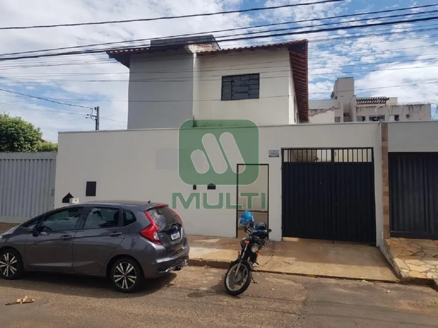 Foto 1 de Casa com 1 Quarto para alugar, 180m² em Segismundo Pereira, Uberlândia