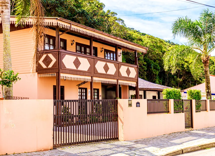 Foto 1 de Casa com 8 Quartos à venda, 380m² em Praia Do Antenor, Governador Celso Ramos