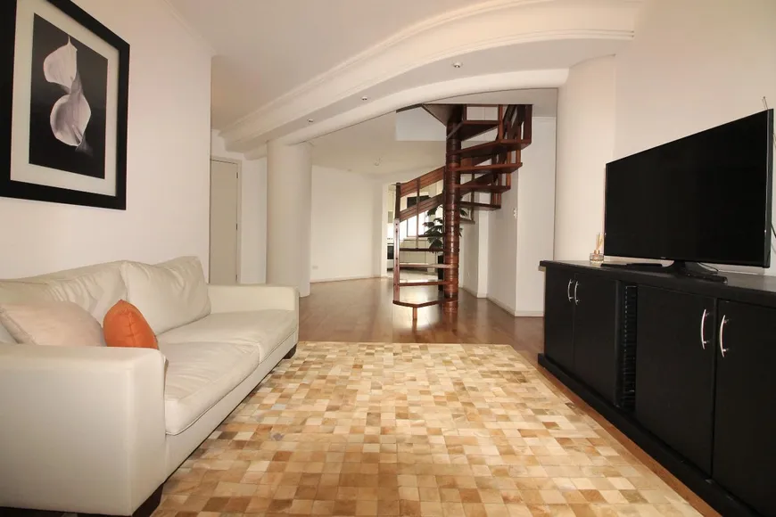 Foto 1 de Apartamento com 4 Quartos para alugar, 200m² em Bigorrilho, Curitiba