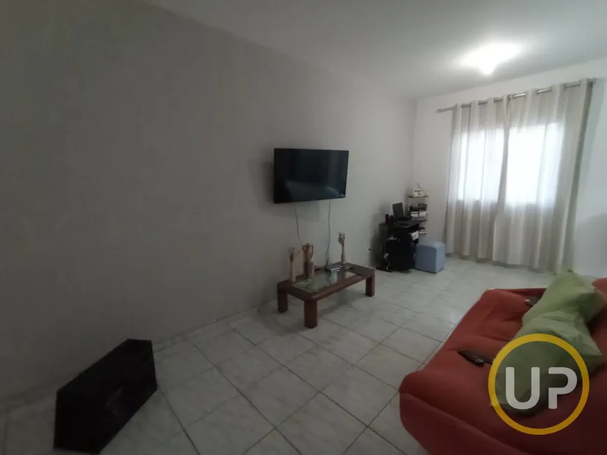 Foto 1 de Casa com 3 Quartos à venda, 90m² em Castelo, Belo Horizonte