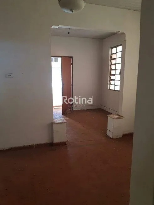 Foto 1 de Casa com 2 Quartos à venda, 101m² em Centro, Uberlândia