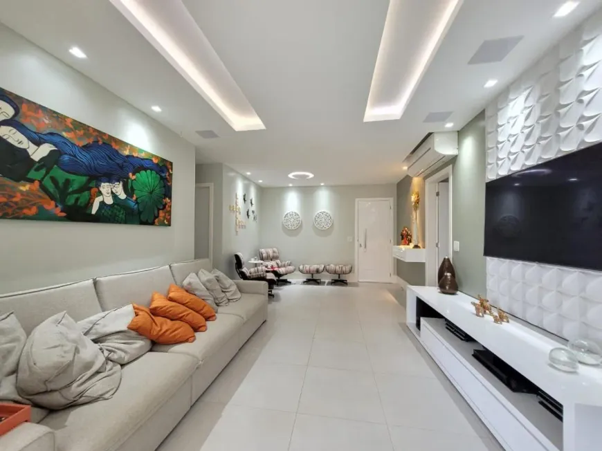 Foto 1 de Apartamento com 4 Quartos à venda, 134m² em Patamares, Salvador