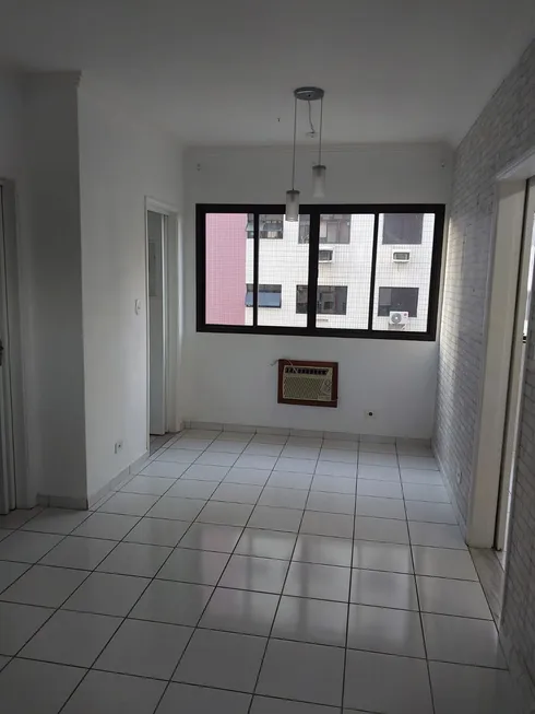 Foto 1 de Apartamento com 1 Quarto à venda, 56m² em Marapé, Santos