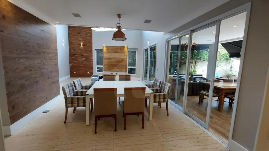 Foto 1 de Casa de Condomínio com 4 Quartos para alugar, 363m² em Granja Viana, Cotia