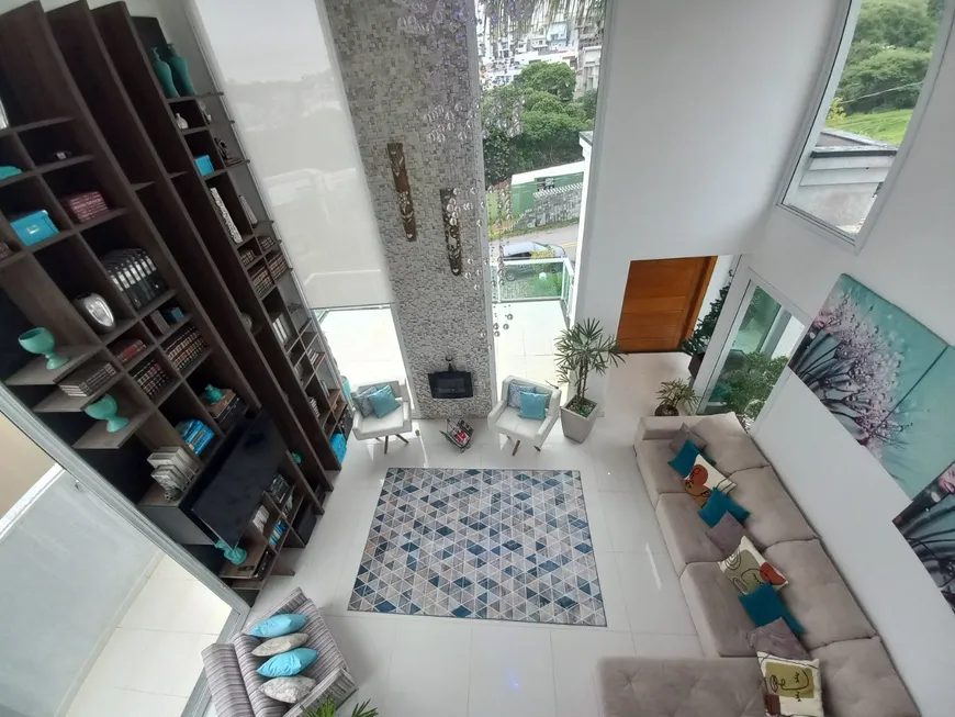 Foto 1 de Casa com 3 Quartos para alugar, 300m² em Arua, Mogi das Cruzes
