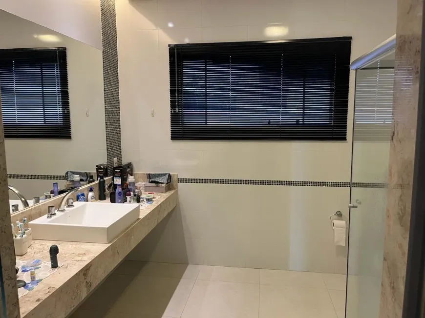 Foto 1 de Casa com 4 Quartos à venda, 287m² em Jardins Valencia, Goiânia