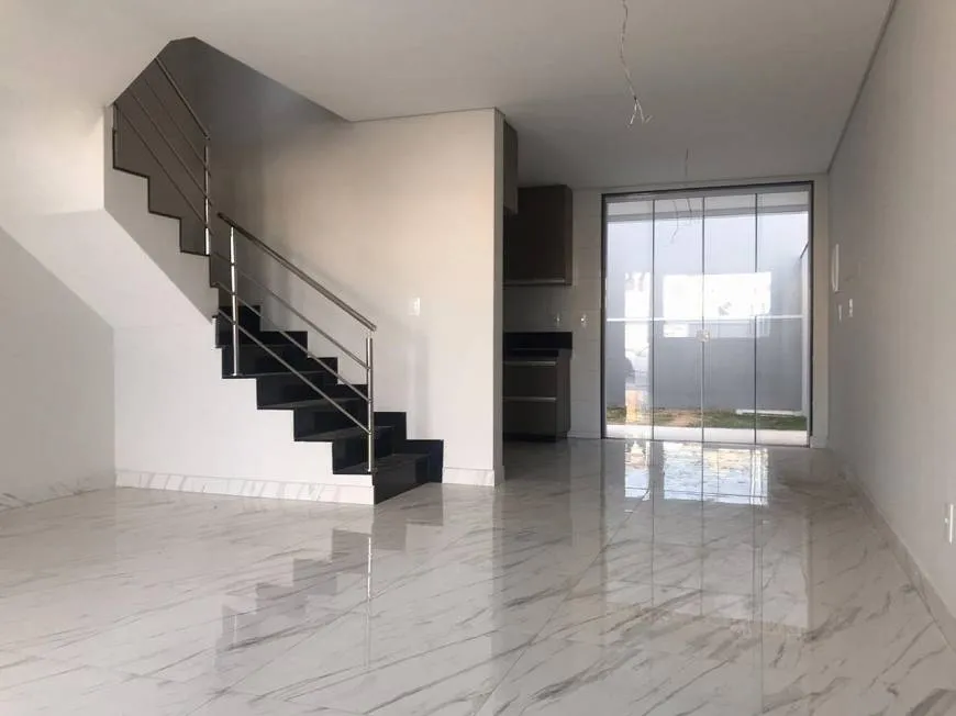 Foto 1 de Casa com 3 Quartos à venda, 180m² em Itapoã, Belo Horizonte